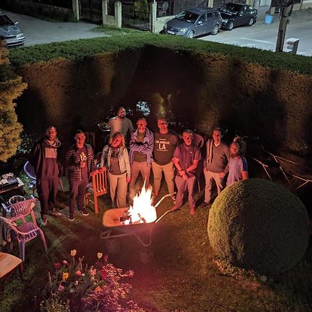 אוהריד Golden Age Hostel מראה חיצוני תמונה